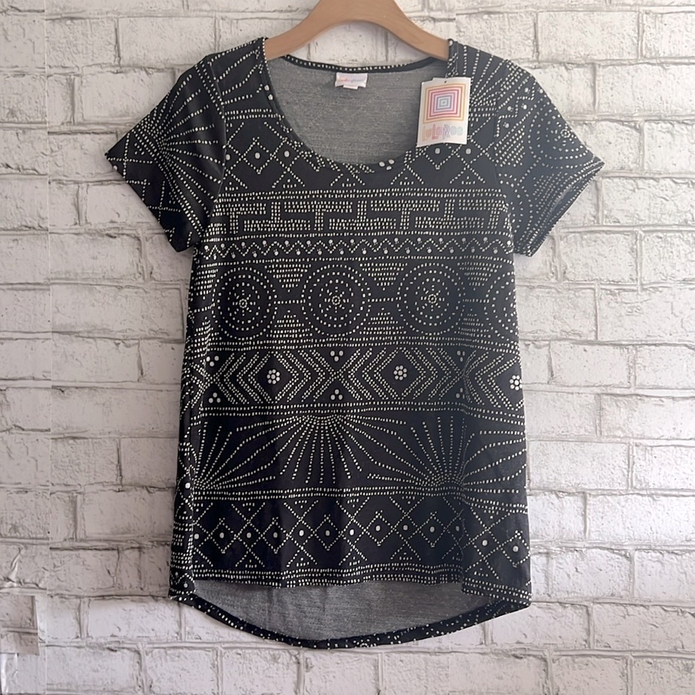 NEW! Short Sleeve Classic T size XS LuLaRoe
